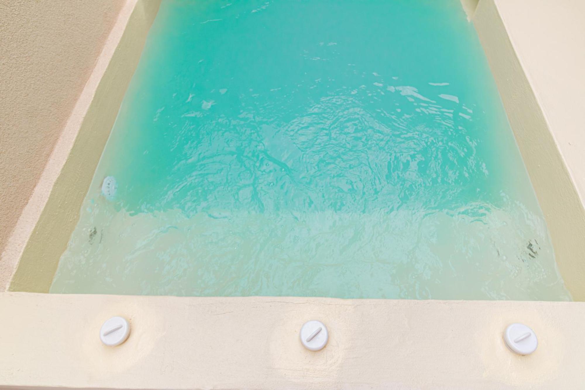 Vrasná Adorno Private Suites Only Adults & Kids 12 Plus מראה חיצוני תמונה